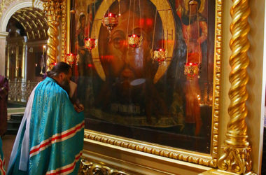 Митрополит Георгий совершил литургию Преждеосвященных Даров в Спасском Староярмарочном соборе Нижнего Новгорода