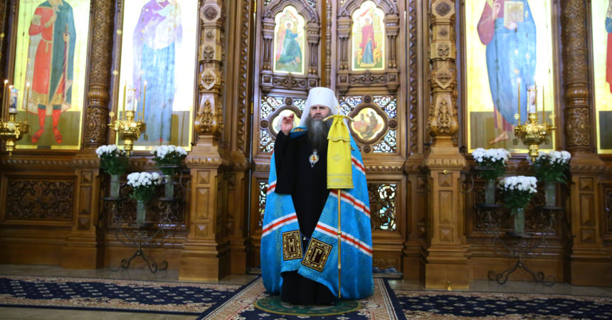 Глава Нижегородской митрополии совершил Великую вечерню с чином прощения в Александро-Невском кафедральном соборе