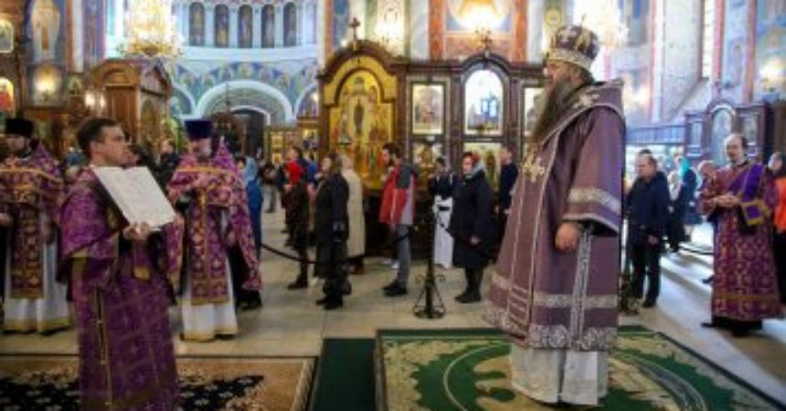 Митрополит Георгий совершил Божественную литургию в Александро-Невском кафедральном соборе Нижнего Новгорода 29 марта 2020 года
