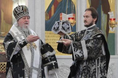 Епископ Балахнинский Илия возглавил Литургию Преждеосвященных Даров во Владимирском храме Канавинского благочиния
