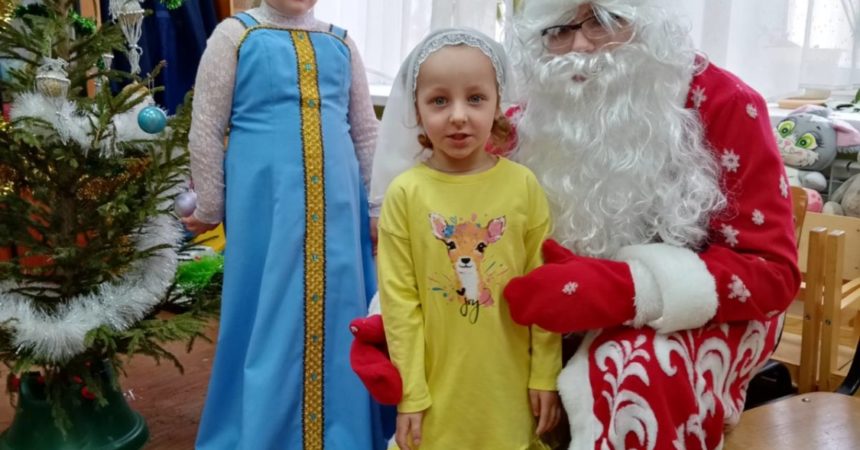 Рождественская Ёлка для малышей прошла на Приходе Смоленского и Владимирского храмов