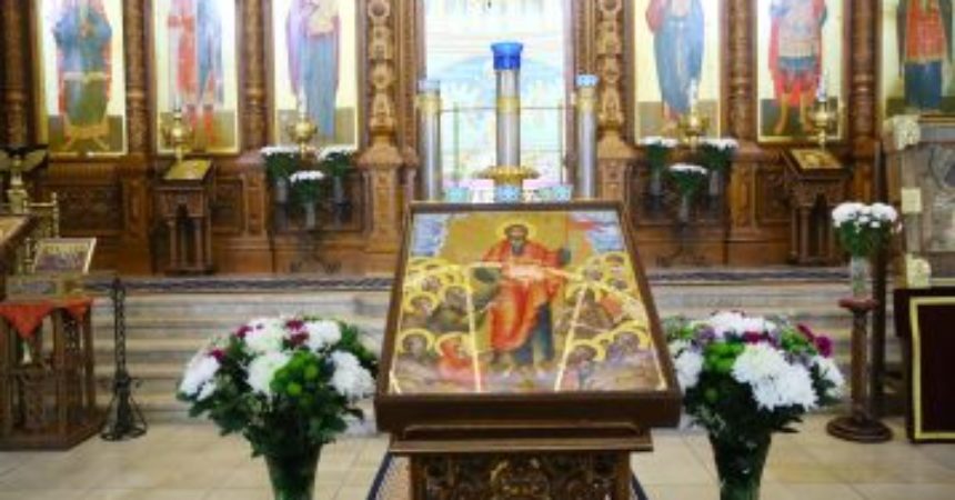 Глава Нижегородской митрополии совершил всенощное бдение в Александро-Невском кафедральном соборе Нижнего Новгорода
