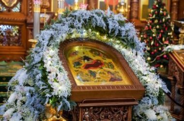 Митрополит Нижегородский и Арзамасский Георгий совершил праздничное рождественское богослужение в Александро-Невском кафедральном соборе
