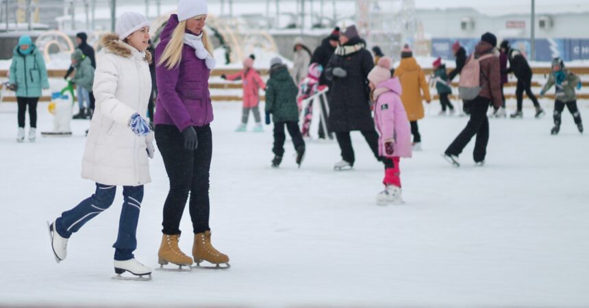 29 января 2022 года молодежь Канавинского благочиния вновь покаталась на коньках
