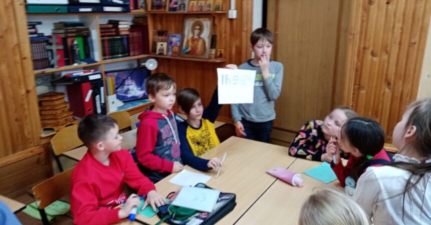 Интеллектуальная игра «Домик Петра» состоялась 27 марта 2022 года в Воскресной школе «Одигитрия» Канавинского благочиния