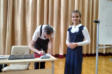 19 апреля 2022 года профессор и популяризатор математики Алексей Савватеев посетил Александро-Невскую православную гимназию