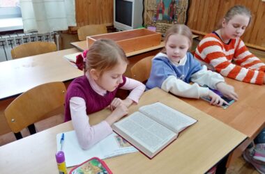 Ученики Воскресной школы «Одигитрия» 17 апреля 2022 года поучаствовали в игре-квесте, посвященной  празднику Входа Господня в Иерусалим