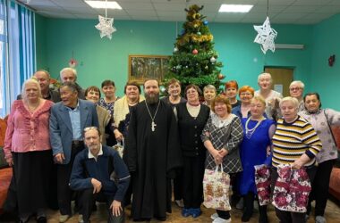 Помощник благочинного Канавинского округа поздравил с Рождеством Христовым инвалидов и пенсионеров