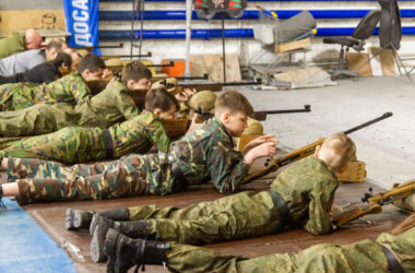 Воспитанники и инструкторы военно-патриотической дружины имени Ушакова 18 марта участвовали в соревнованиях по пулевой стрельбе