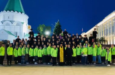 Активисты из числа представителей православной молодежи Канавинского благочиния приняли участие в памятных мероприятиях в День памяти и скорби в нижегородском Кремле