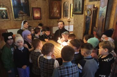 Школьники в рамках экскурсии посетили Спасский Староярмарочный собор 15 января 2024 года