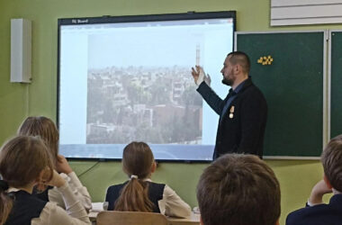 24 января у гимназистов 5 «Б» класса Православной гимназии Александра Невского состоялась встреча с ветераном боевых действий