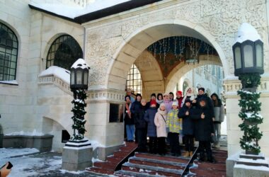 Воспитанники православной Александро-Невской гимназии посетили здание Госбанка 19 февраля 2024 года
