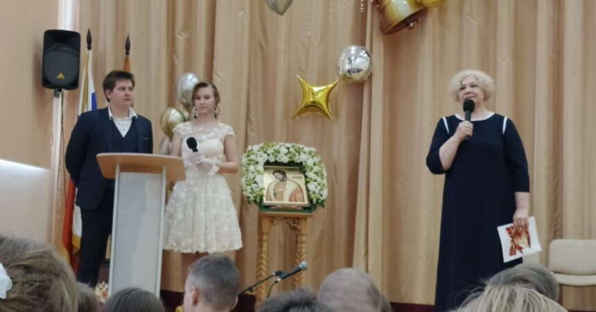 Прозвенел последний звонок для учащихся 9-х и 11 классов Православной гимназии Александра Невского Прозвенел последний звонок для учащихся 9-х и 11 классов Православной гимназии Александра Невского