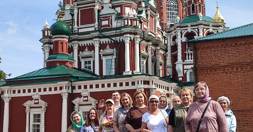 Интересную экскурсию организовало Канавинское благочиние для слушателей Воскресной школы для взрослых Спасского Староярмарочного собора 12 июня Интересную экскурсию организовало Канавинское благочиние для слушателей Воскресной школы для взрослых Спасского Староярмарочного собора 12 июня