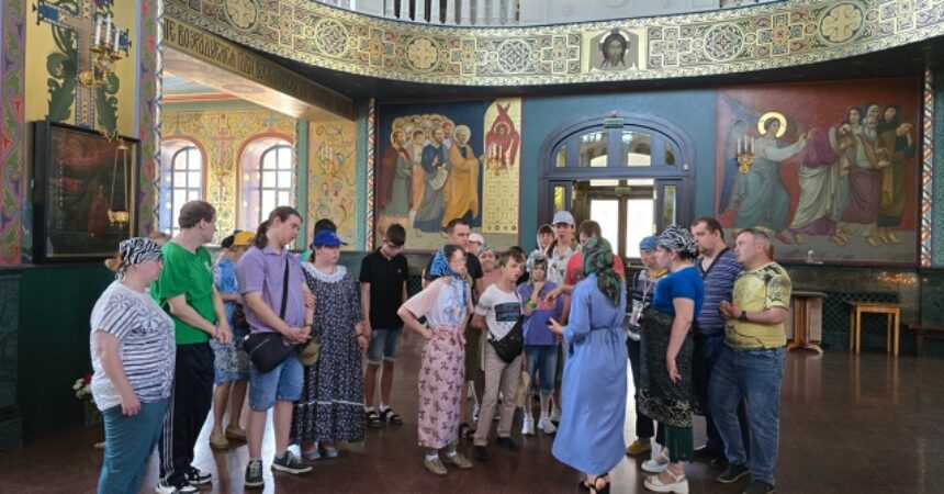 8 июля приход церквей в честь Смоленской и Владимирской икон Божией Матери посетили подопечные общественной организации «Верас» 8 июля приход церквей в честь Смоленской и Владимирской икон Божией Матери посетили подопечные общественной организации «Верас»