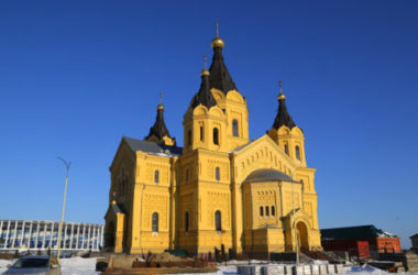 В Александро-Невском кафедральном соборе Нижнего Новгорода митрополит Георгий совершил вечернее богослужение с чтением канона преподобного Андрея Критского