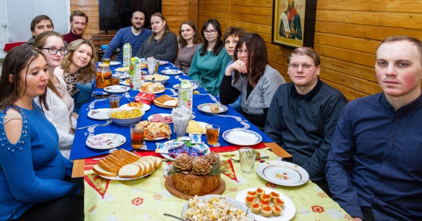 Молодежный Рождественский вечер состоялся 13 января в Приходе церквей в честь Смоленской и Владимирской икон Божией Матери