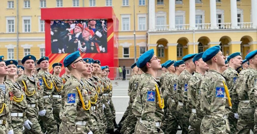 В 79-ю годовщину Победы в Великой Отечественной войне ученики Православной гимназии имени Александра Невского приняли участие в параде на главной площади города