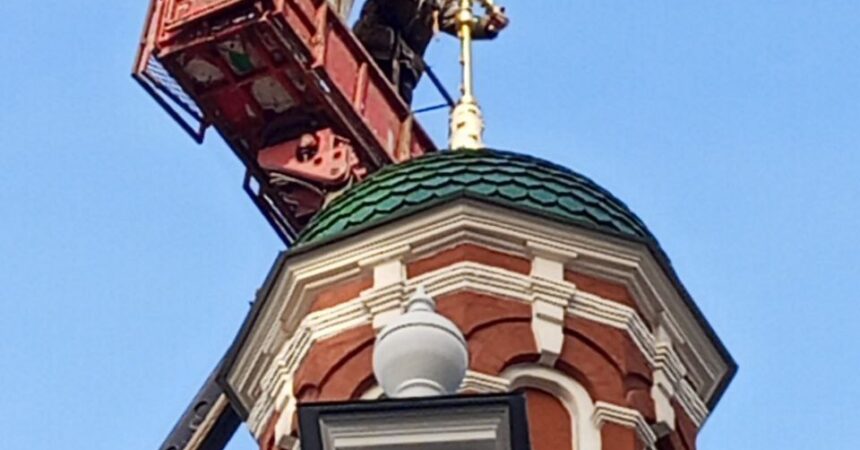 Фотографии с установки креста на церковь в честь Смоленской иконы Божией Матери Канавинского благочиния