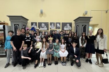 16 мая учащиеся 7 «А» и 7 «Б» классов Православной гимназии Александра Невского посетили спектакль «Алые паруса» в театре «Вера»