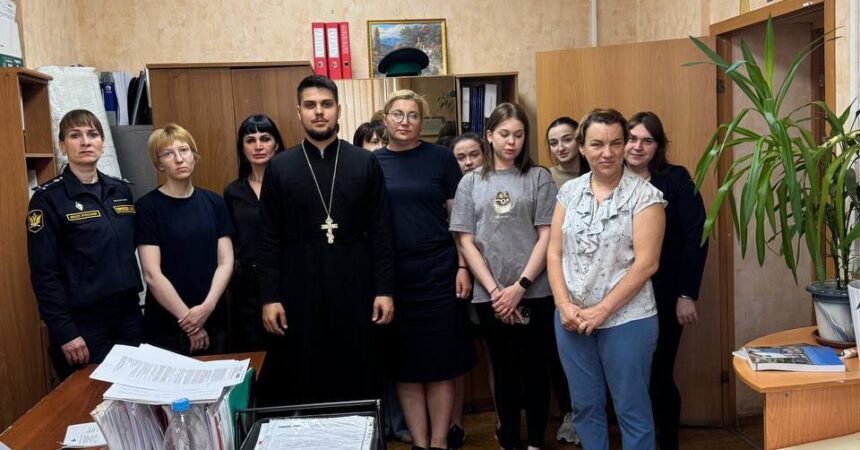 Клирик Канавинского благочиния провел встречу с коллективом Управления Федеральной службы судебных приставов