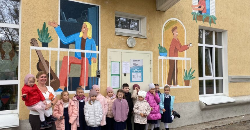 Ученики 1 «Б» класса Православной гимназии Александра Невского приняли участие в благотворительной акции «Подарок Богородице — доброе дело»