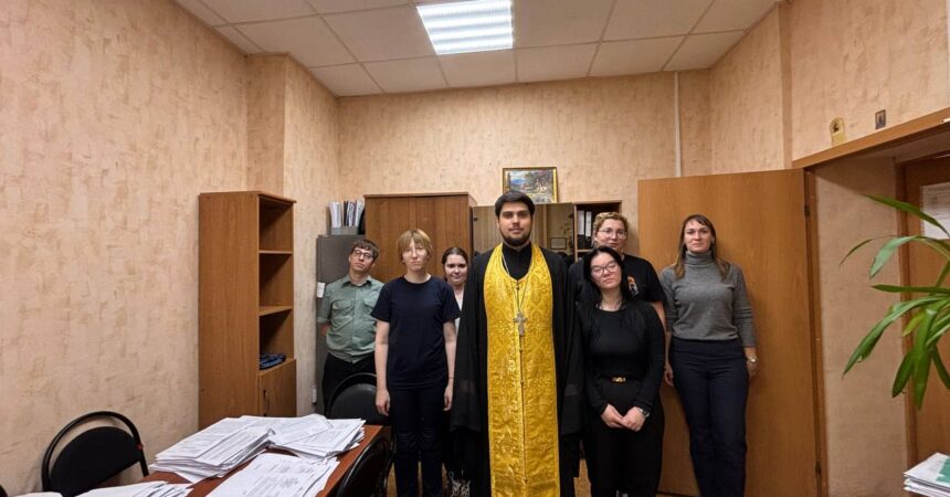 Помощник благочинного Канавинского округа посетил районное подразделение Федеральной службы судебных приставов