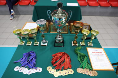 Команда Канавинского благочиния заняла второе место в X епархиальном турнире по волейболу