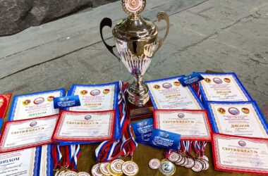 Переходящий Кубок ДОСААФ по метанию ножа выиграла команда православной дружины имени Феодора Ушакова Канавинского благочиния