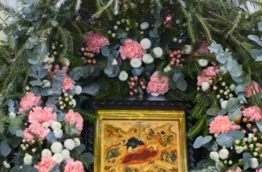 Ночную Божественную литургию в праздник Рождества Христова в храме в честь Владимирской иконы Божией Матери возглавил благочинный Канавинского округа протоиерей Сергий Симагин