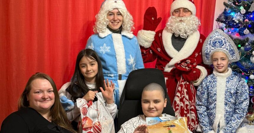 В Канавинском благочинии поздравили с Рождеством Христовым на дому детей и одиноких людей