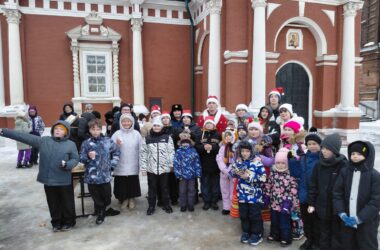 В праздничный день Сретения Господня 15 февраля на территории прихода церквей в честь Смоленской и Владимирской икон Божией Матери прошла игровая программа «В ожидании Масленицы»