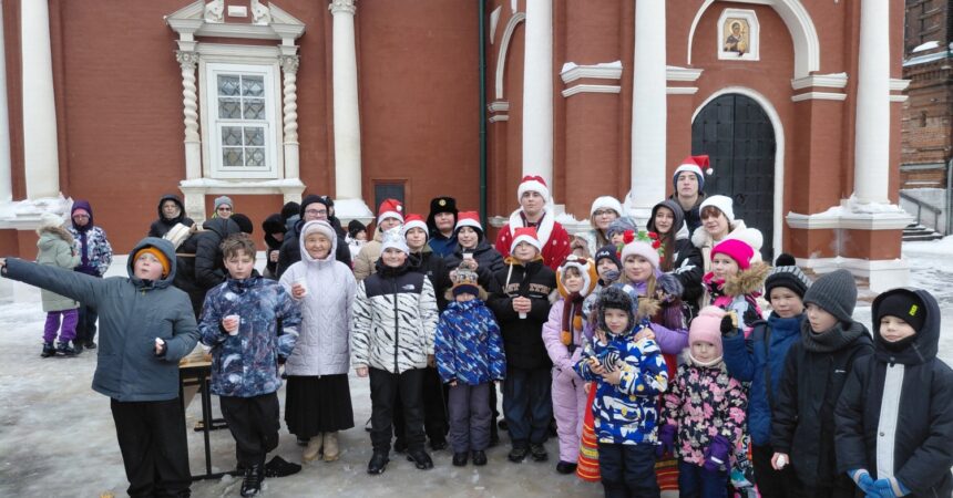 В праздничный день Сретения Господня 15 февраля на территории прихода церквей в честь Смоленской и Владимирской икон Божией Матери прошла игровая программа «В ожидании Масленицы»