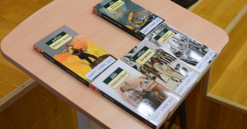 13 февраля в актовом зале Православной гимназии Александра Невского состоялась встреча восьмиклассников с сотрудниками отдела увековечения памяти АНО «ЕЦ «Авангард»