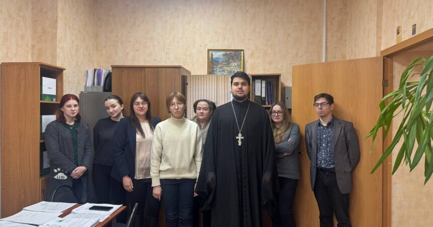 Помощник благочинного Канавинского округа посетил районное отделение службы судебных приставов