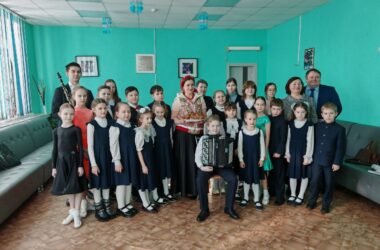 Учащиеся Александро-Невской православной гимназии посетили центр социального обслуживания населения Канавинского района