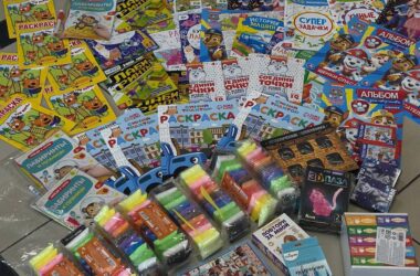 В рамках программы «Лествица добродетелей» православная гимназия Александра Невского шефствует над «Коробкой храбрости» в онкологическом и гематологическом отделениях НОДКБ