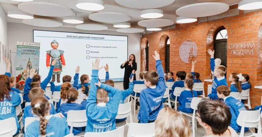 24 марта гимназисты-третьеклассники приняли участие в турнире по настольной игре «Сокровища народного единства» на площадке «Купно.Старт»