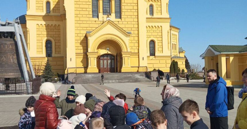 Гимназисты-первоклассники посетили Кафедральный собор Александра Невского