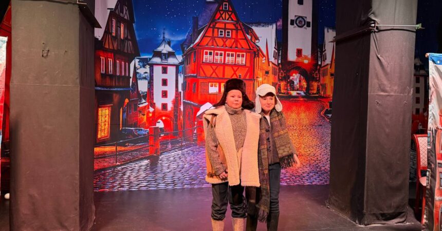 20 марта юные артисты  театрального кружка «Созвездие», работающего на базе Александро-Невской гимназии, выступили на сцене театра «Зазеркалье»