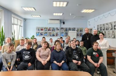 21 апреля 2026 года представители Канавинского благочиния посетили подопечных и коллектив общественной организации поддержки детей и молодежи «Верас»