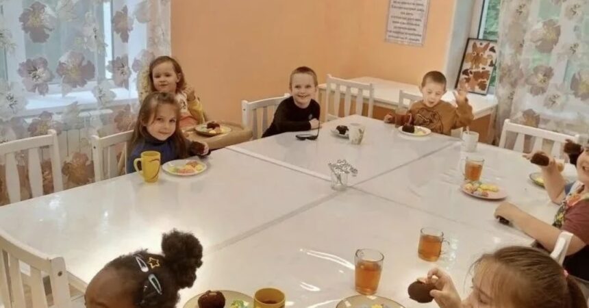 В рамках празднования Дня защиты детей сотрудники Канавинского благочиния побывали в епархиальном Центре помощи семье и детям «Быть мамой»