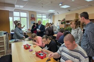 Сотрудники Канавинского благочиния посетили организацию «Верас» в рамках Дня открытых дверей