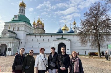 Учителя православной гимназии в честь святого благоверного князя Александра Невского совершили паломническую поездку в Свято-Троицкую Сергиеву Лавру