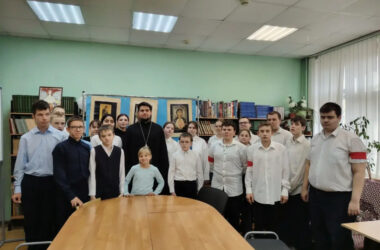 Священник Михаил Селедцов посетил интернат № 95